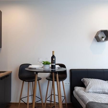 Oak House Apartments Каунас Екстер'єр фото