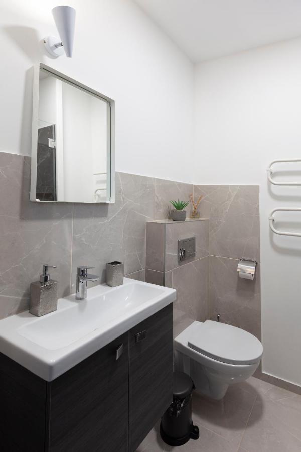 Oak House Apartments Каунас Екстер'єр фото