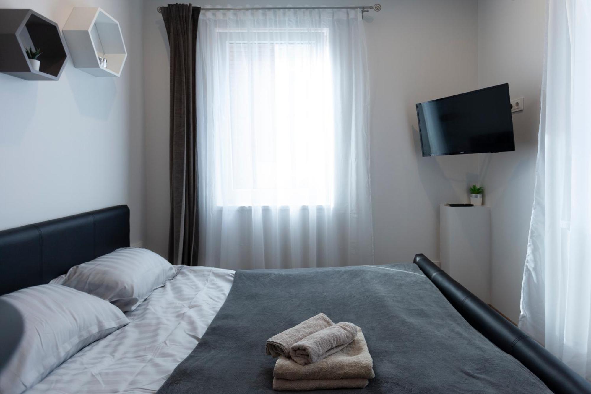 Oak House Apartments Каунас Екстер'єр фото